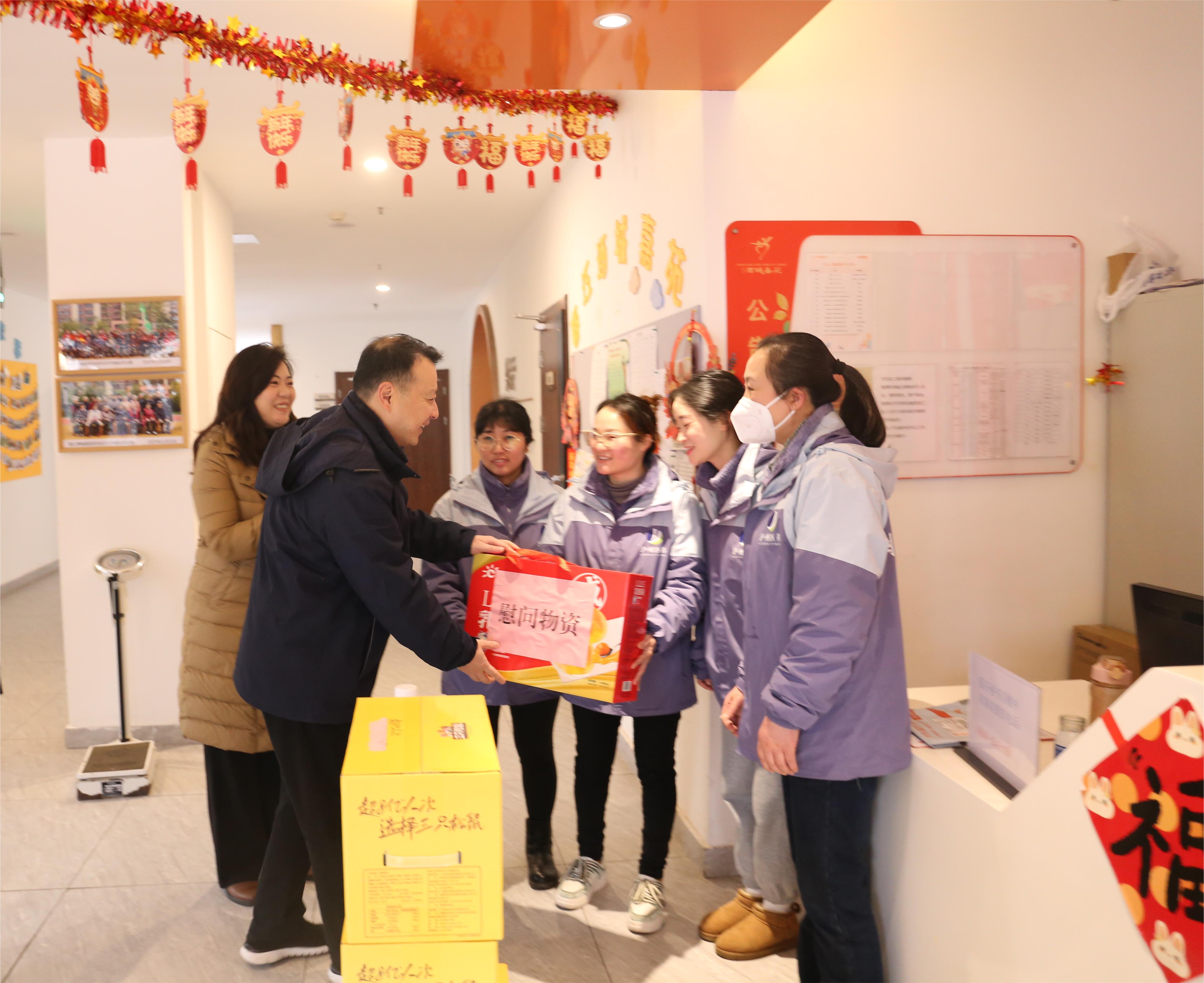 春節(jié)值守不打烊，暖心服務(wù)不停歇